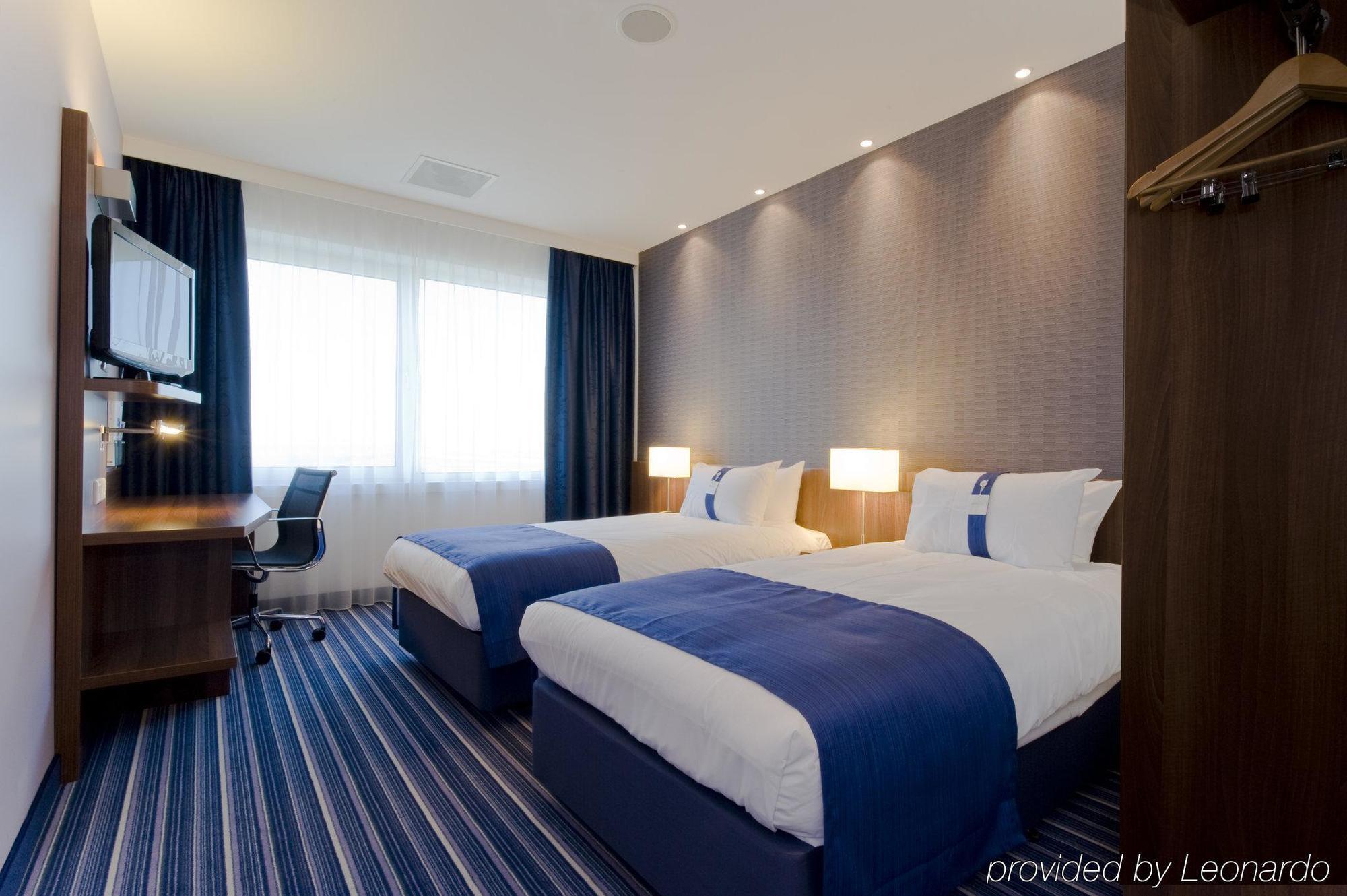 Holiday Inn Express Amsterdam - Schiphol, An Ihg Hotel Hoofddorp Zimmer foto